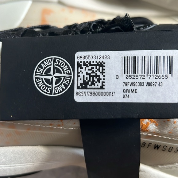 Stone Island Grime Round-Toe Panelled Sneakers - Picture 5 of 9